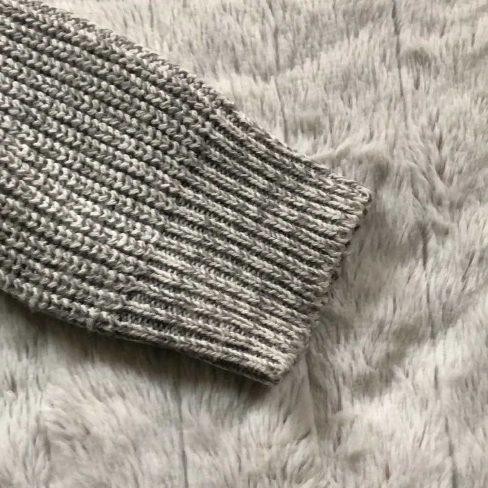 2/$25!‎ ⭐️ Nordstrom Poof Excellence Cross-Back Sweater - Picture 6 of 7